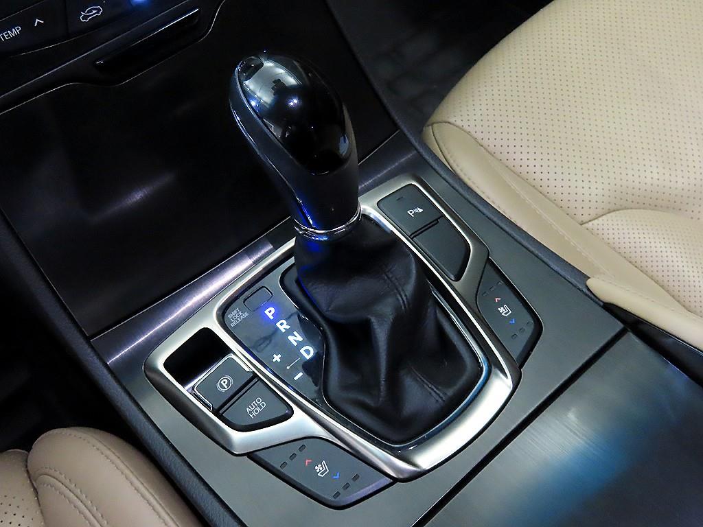 HYUNDAI Grandeur - Vista 12