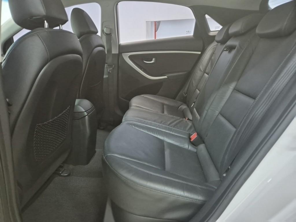 HYUNDAI i30 - Vista 12