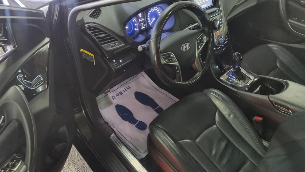 HYUNDAI Grandeur - Vista 8