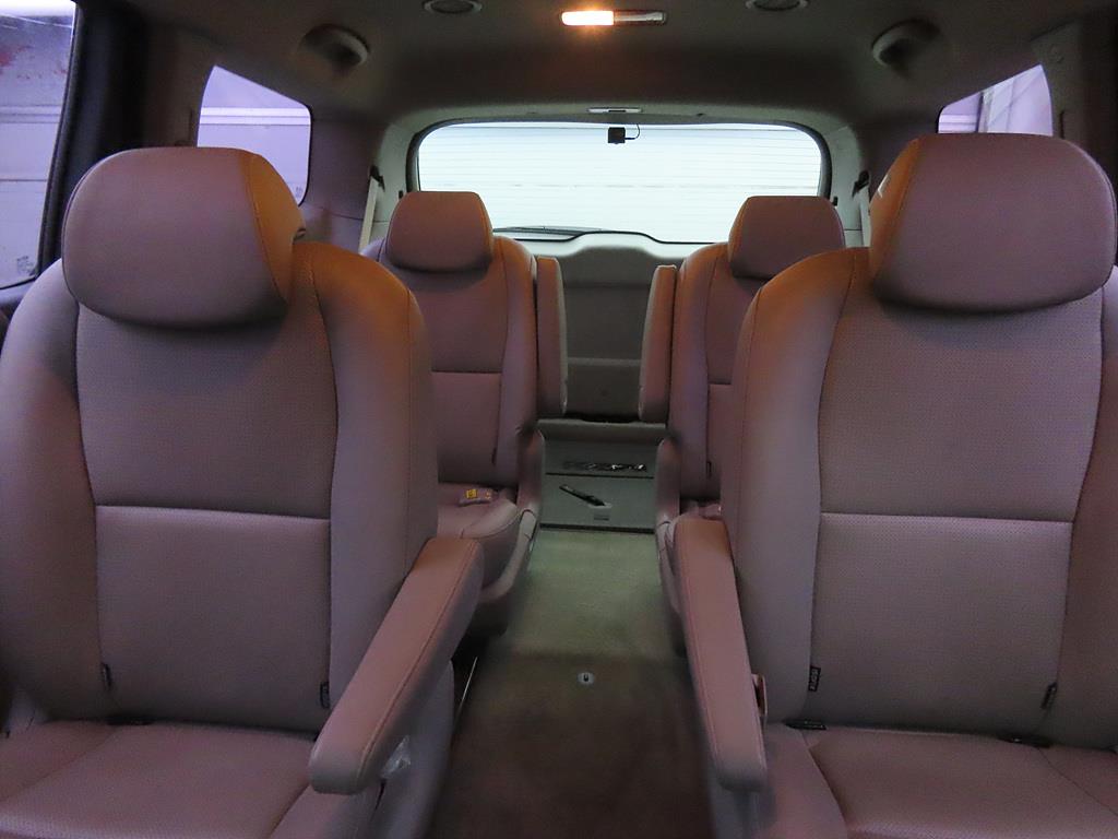 KIA Carnival - Vista 8