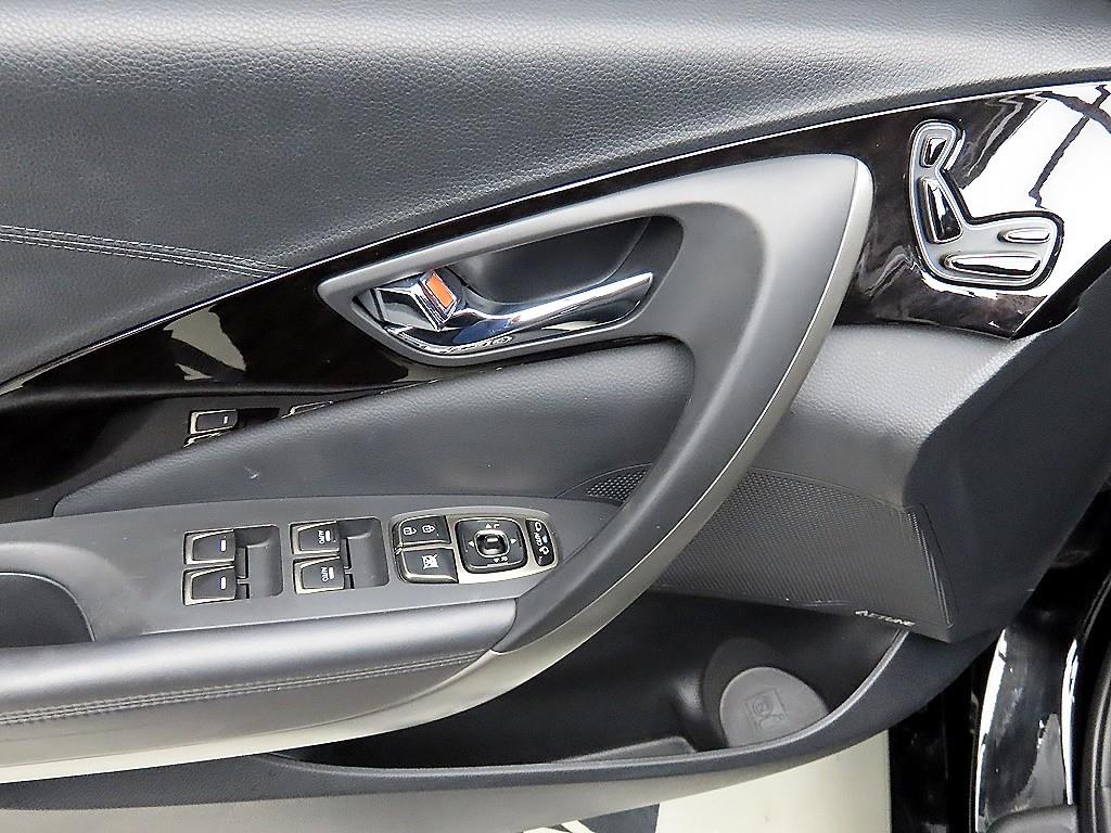 HYUNDAI Grandeur - Vista 11