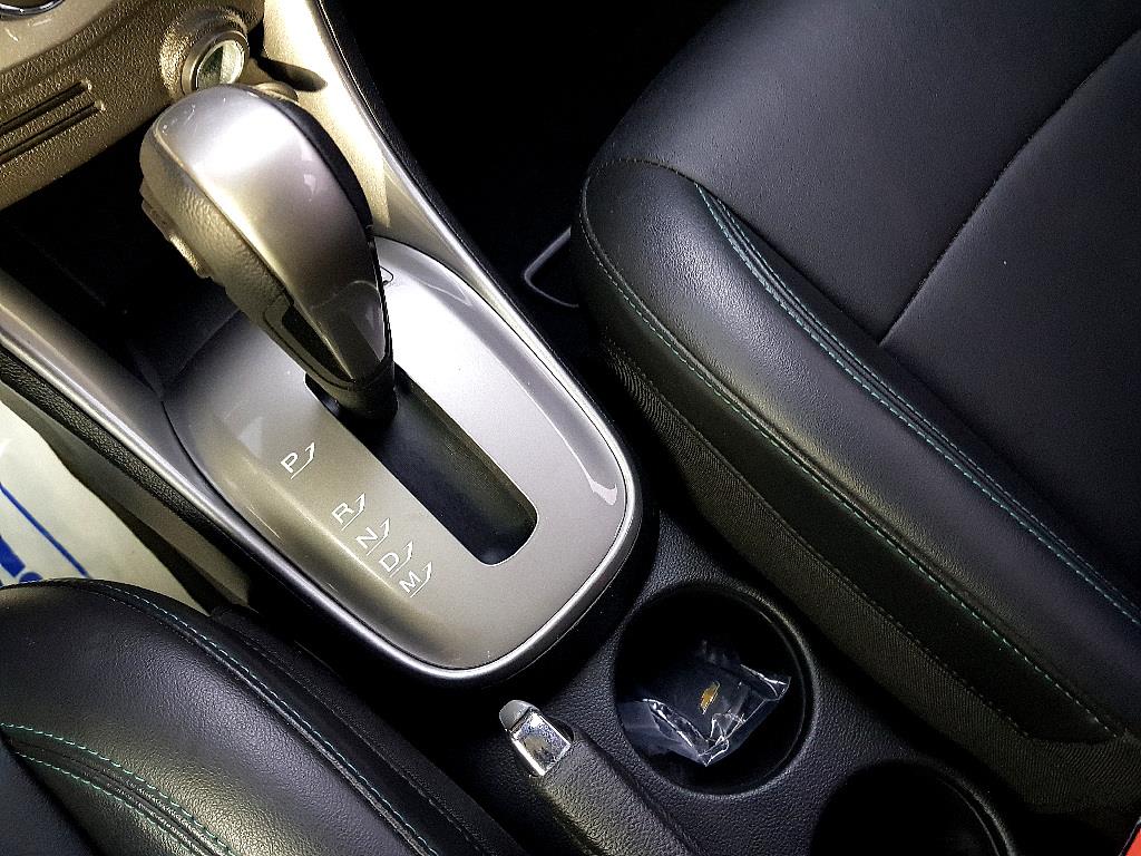 Chevrolet Trax 2016 Gris - Importación desde Corea - HF Imports Iquique - Foto 15