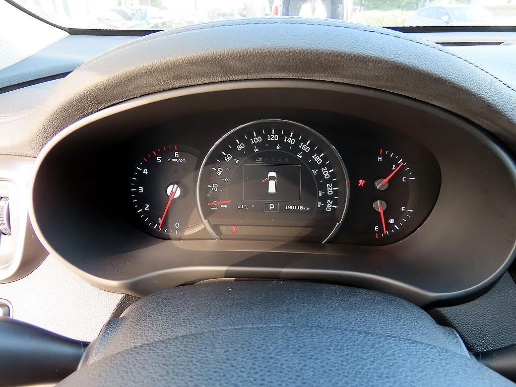 KIA Sorento - Vista 9