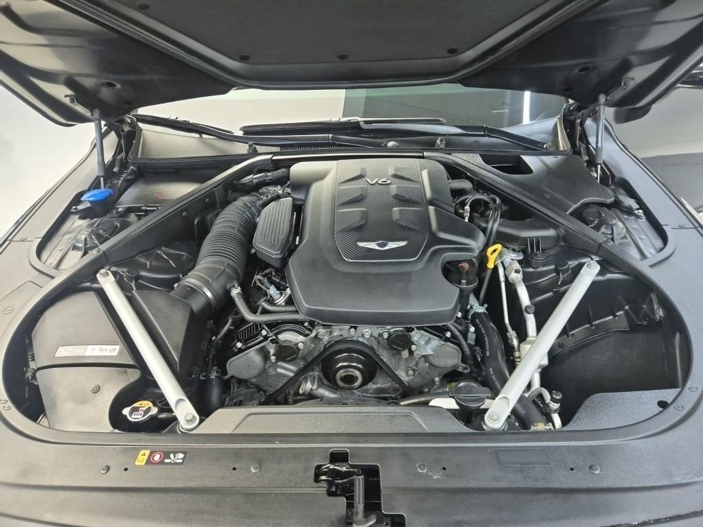 Genesis G90 - Vista 5