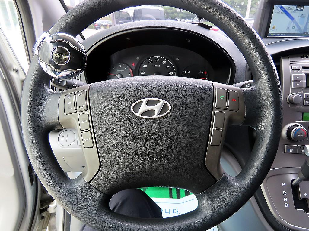 HYUNDAI Starex - Vista 9