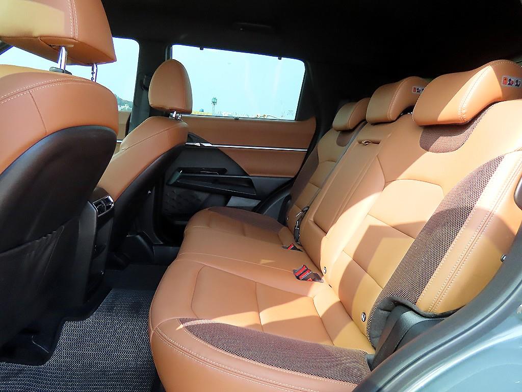 Ssangyong Torres - Vista 6