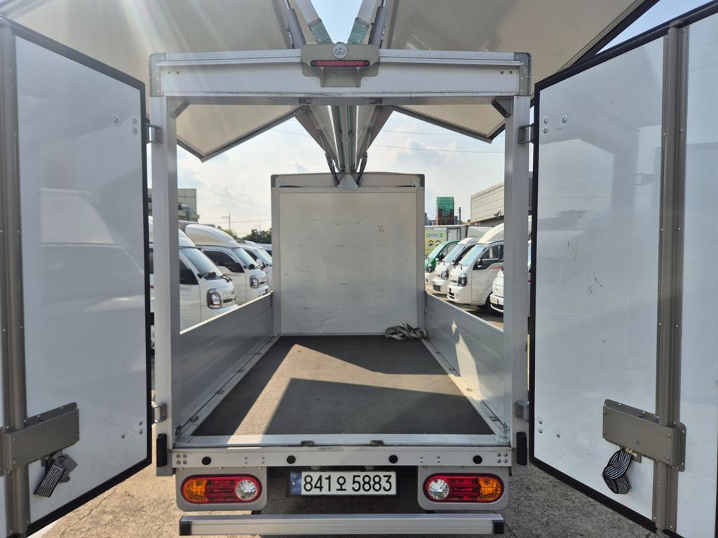 Small Truck Top_Wingbody 2024 Blanco - Importación desde Corea - HF Imports Iquique - Foto 13