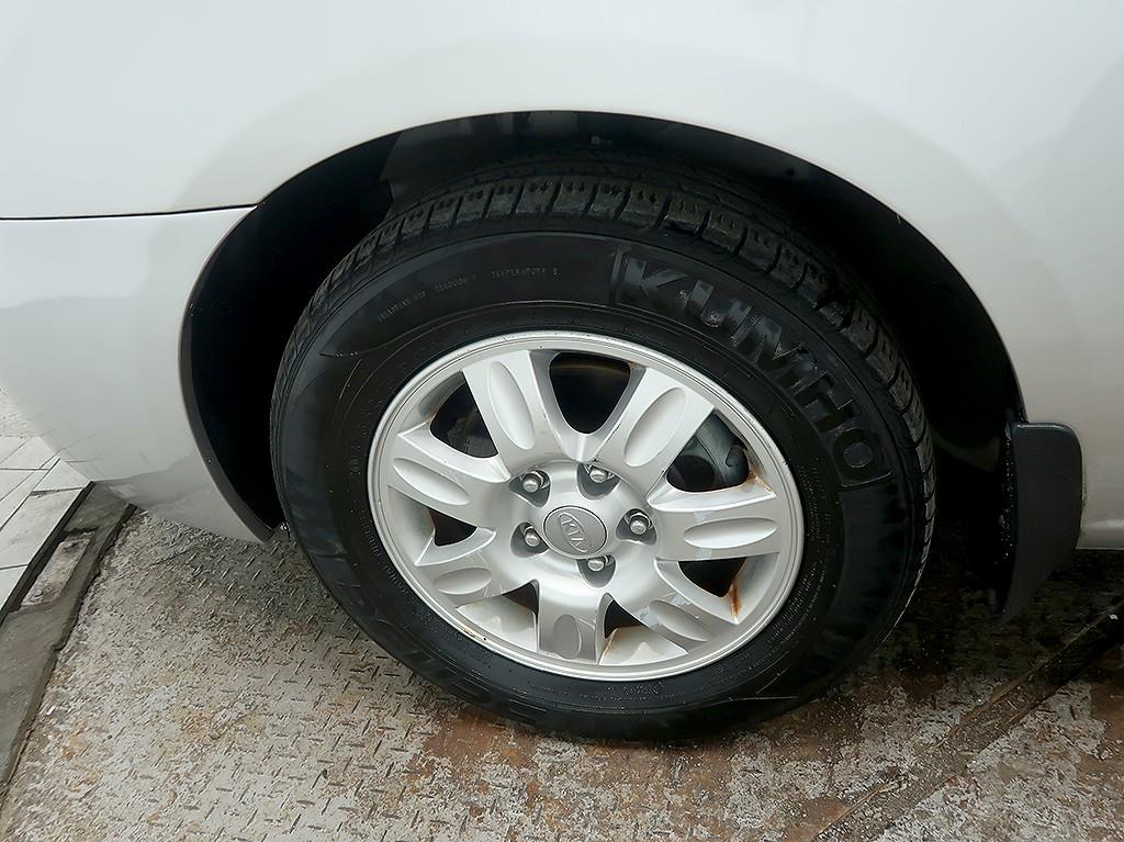 KIA Carens 2011 Gris - Importación desde Corea - HF Imports Iquique - Foto 7