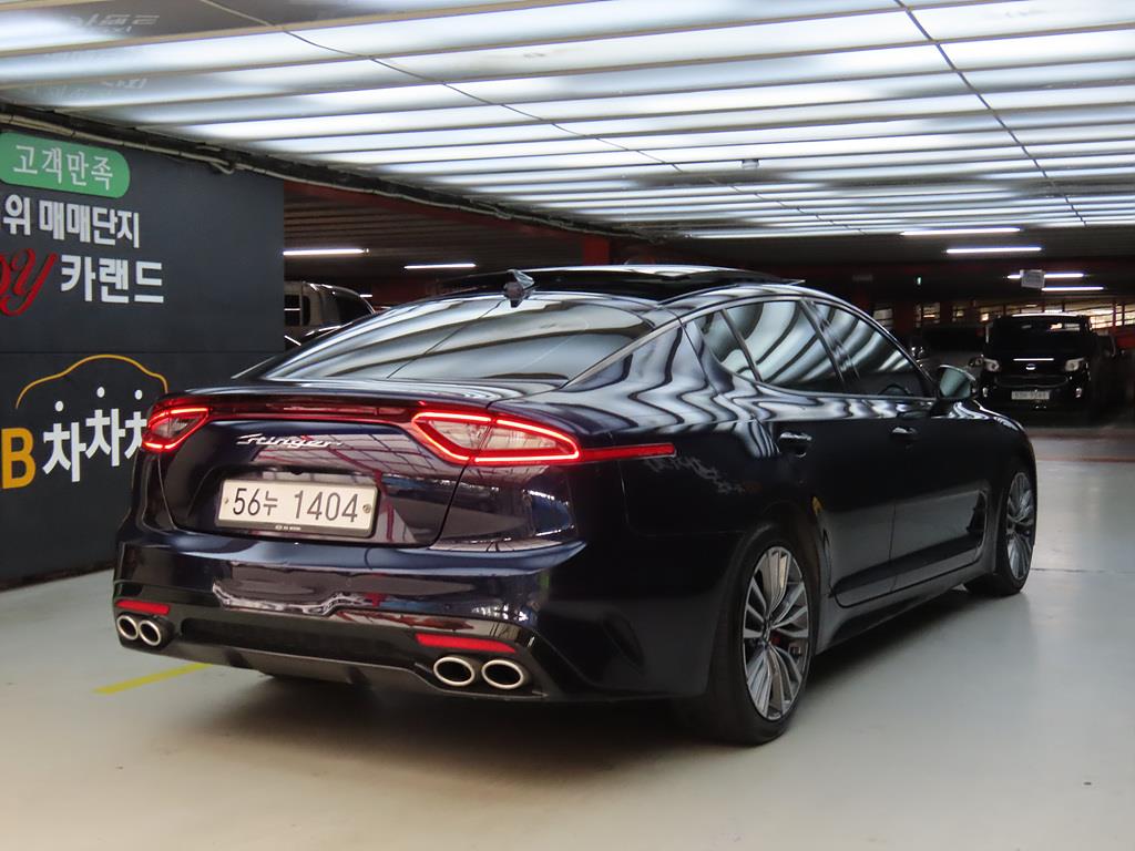 KIA Stinger - Vista 4