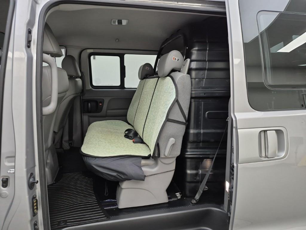 HYUNDAI Starex - Vista 12