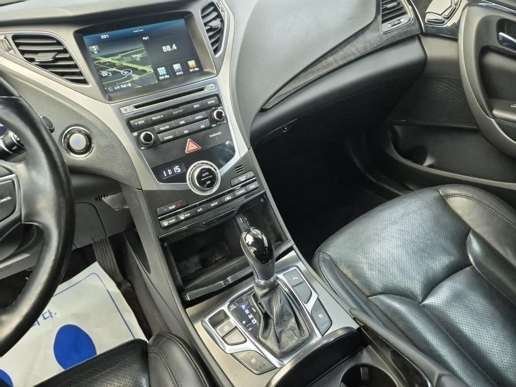 HYUNDAI Grandeur - Vista 10