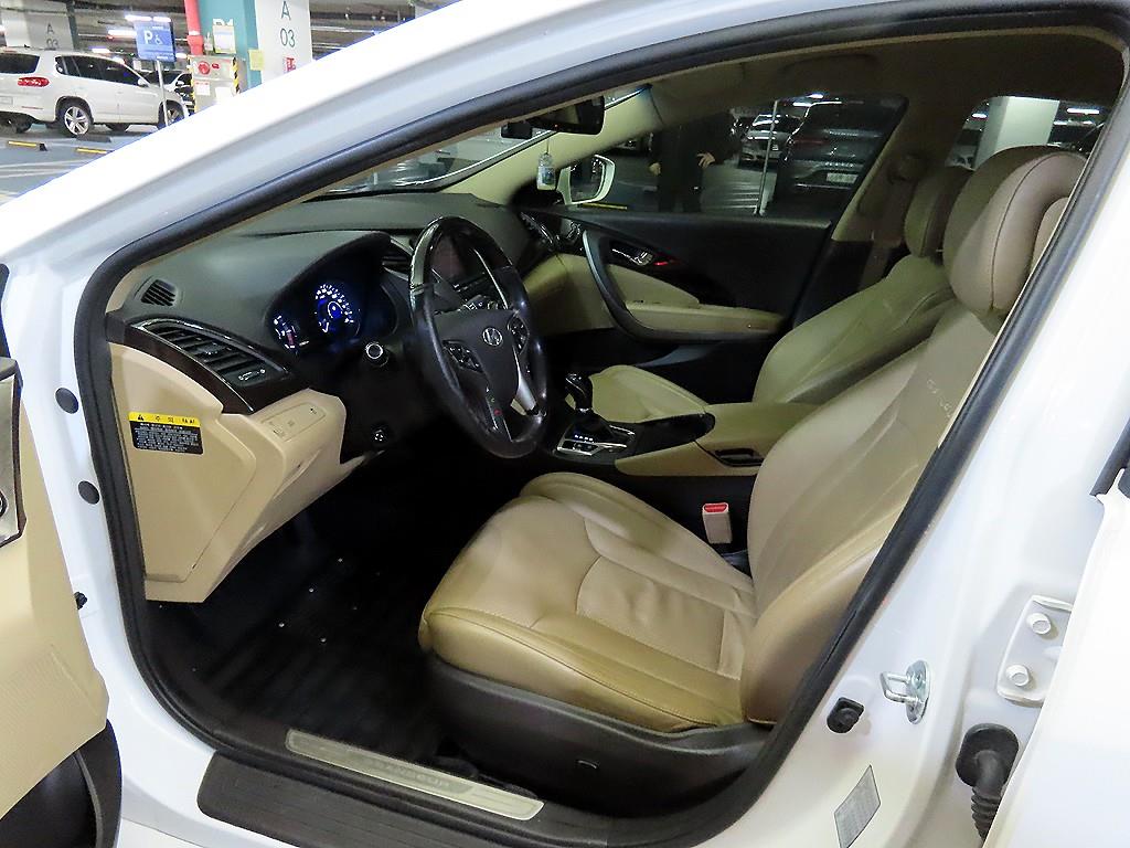 HYUNDAI Grandeur - Vista 6