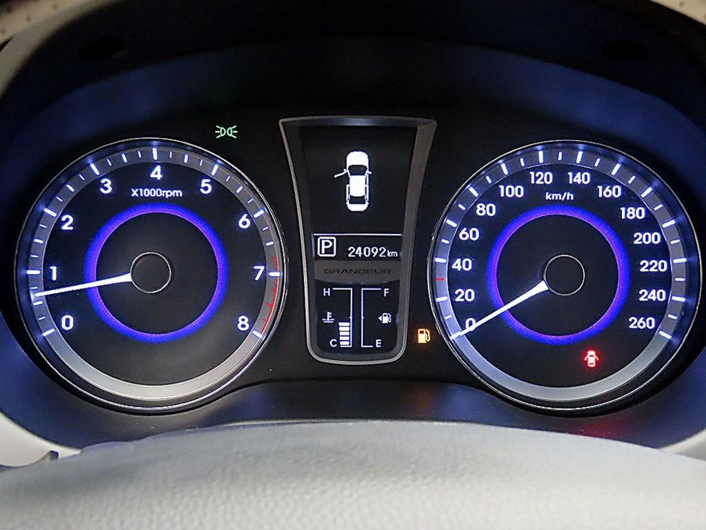 HYUNDAI Grandeur - Vista 8