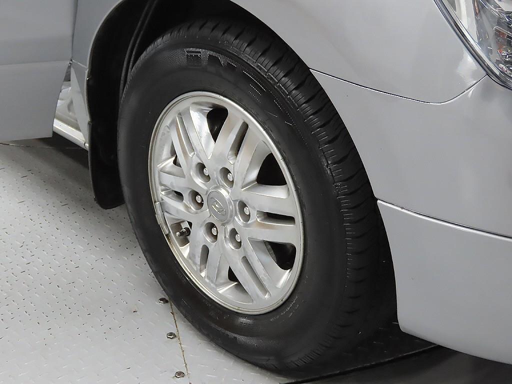 HYUNDAI Starex - Vista 9