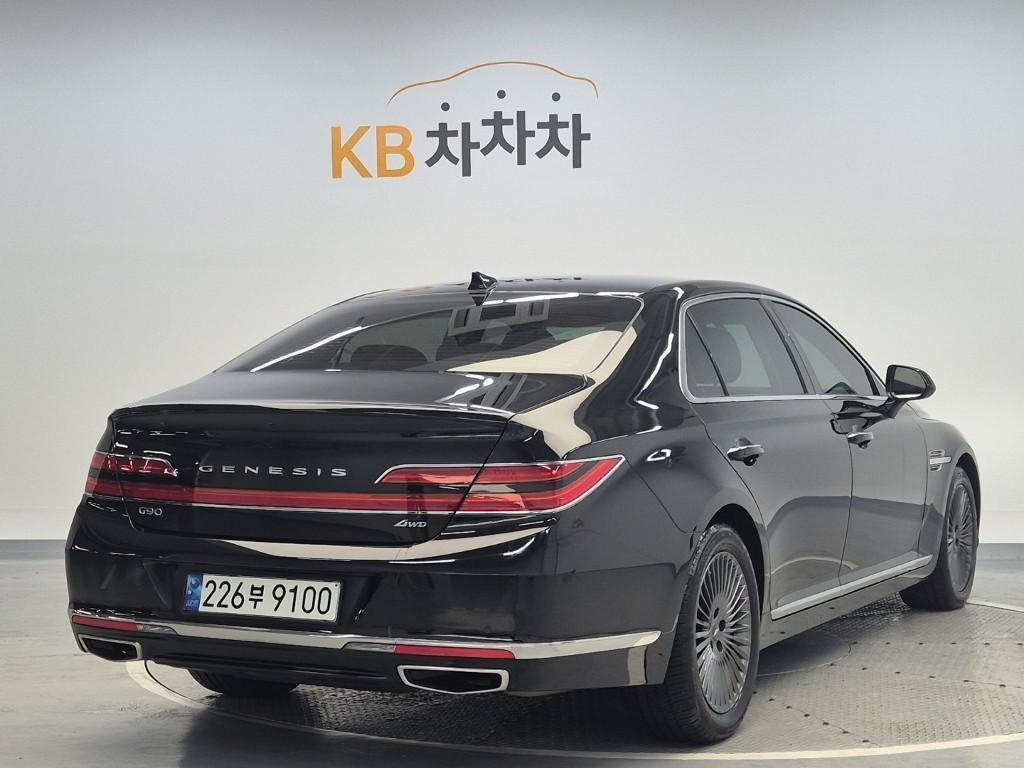 Genesis G90 - Vista 4