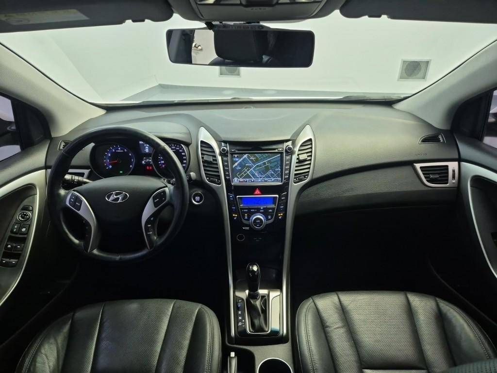 HYUNDAI i30 - Vista 7