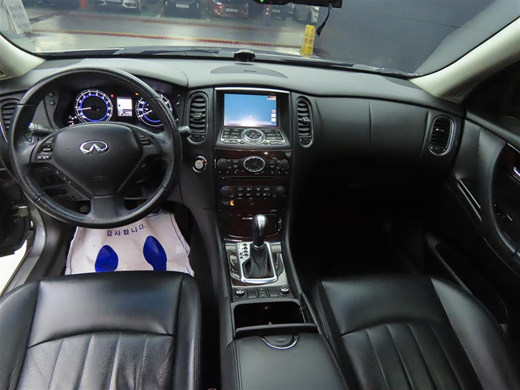 Infiniti EX - Vista 8