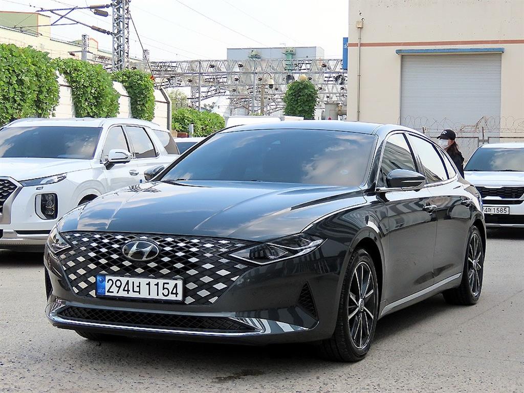 HYUNDAI Grandeur - Vista 2