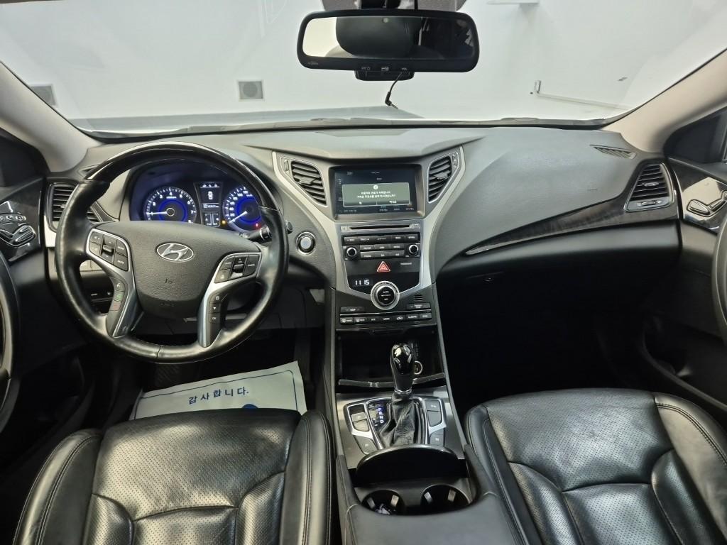 HYUNDAI Grandeur - Vista 7