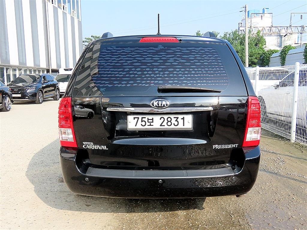 KIA Carnival - Vista 4