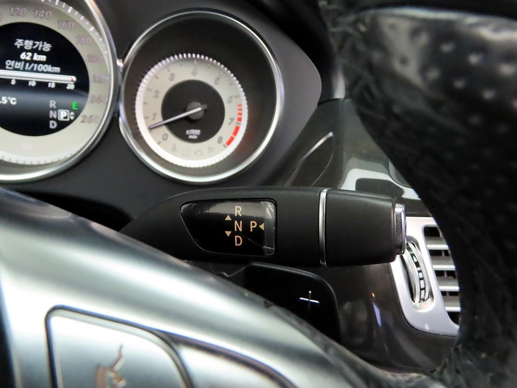 Mercedes Benz CLS Class - Vista 11