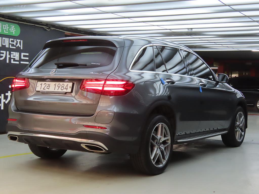 Mercedes Benz GLC Class - Vista 4