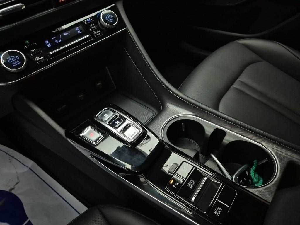 HYUNDAI Sonata - Vista 8