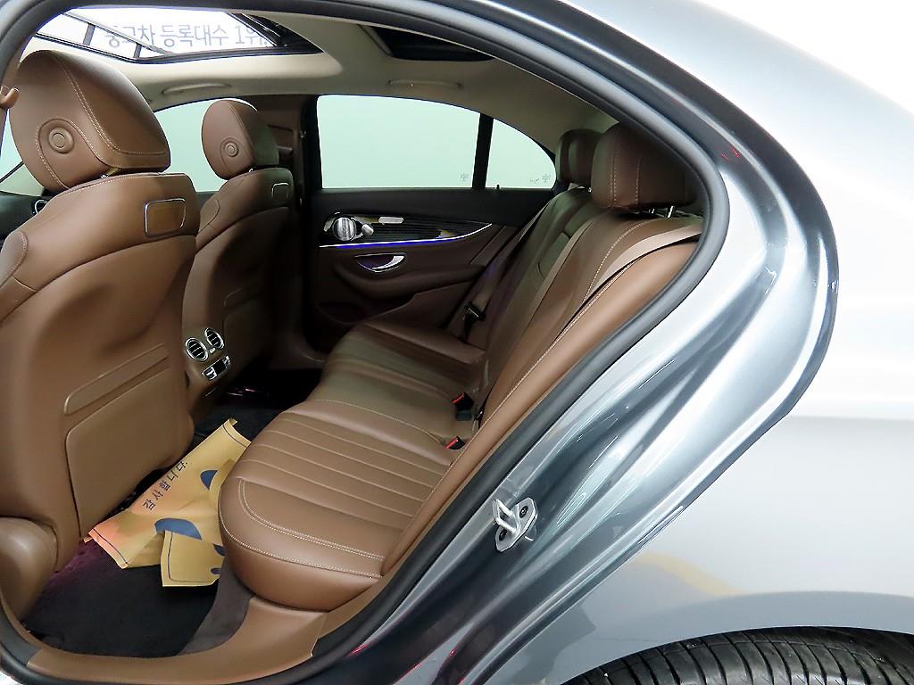 Mercedes Benz E class - Vista 6