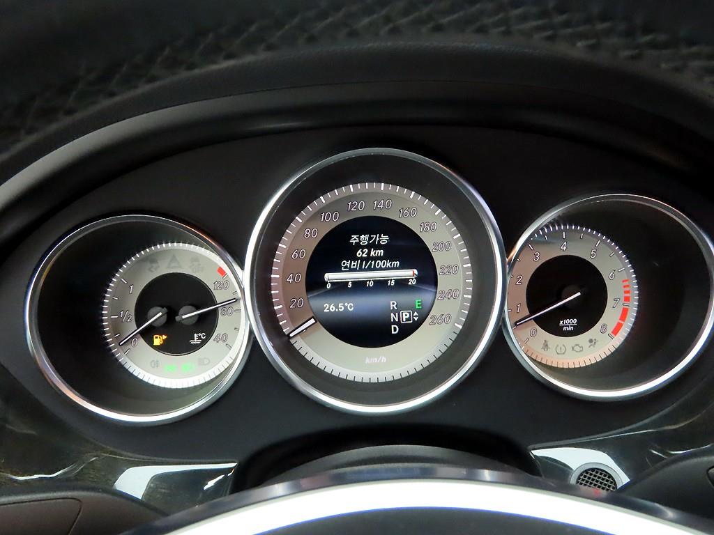 Mercedes Benz CLS Class - Vista 5