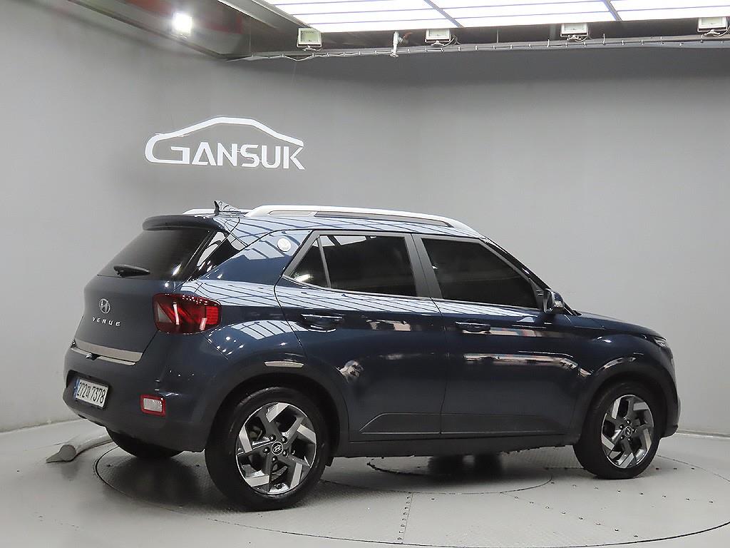 HYUNDAI Venue - Vista 7