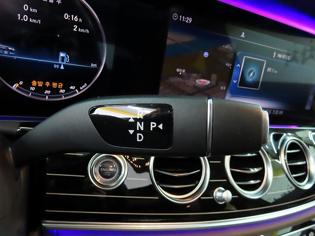 Mercedes Benz E class - Vista 10