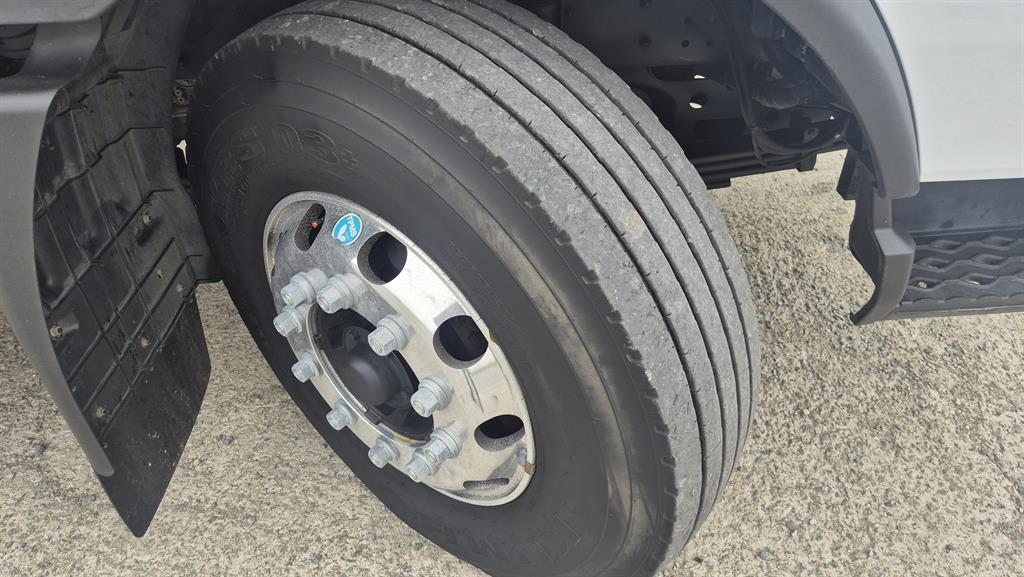 medium and large cargo truck - Vista 12