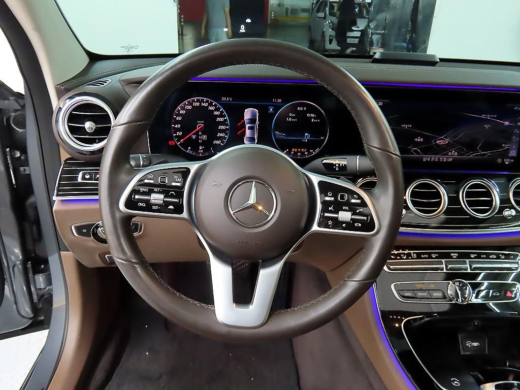 Mercedes Benz E class - Vista 9