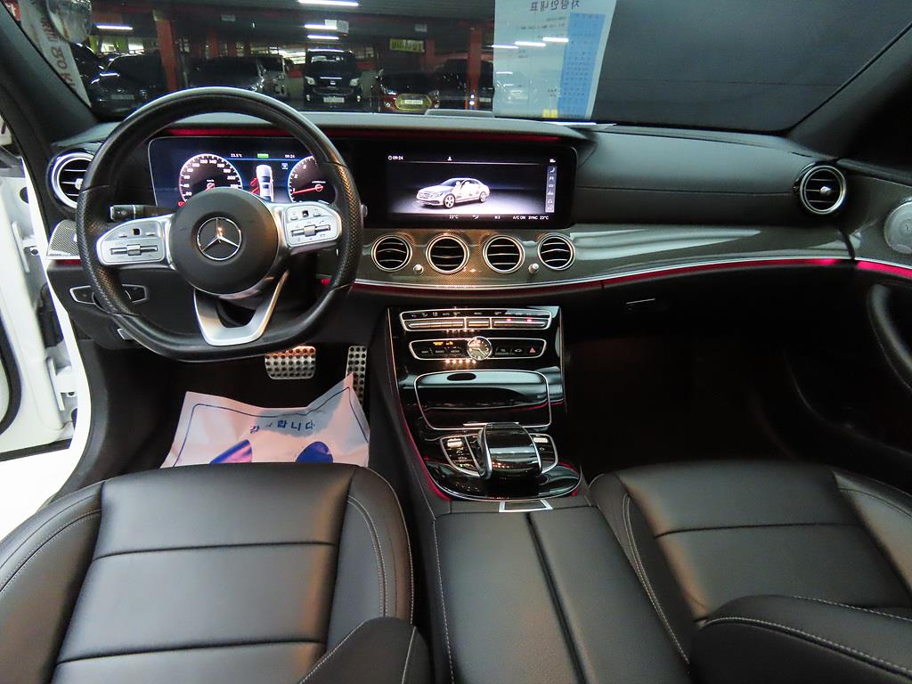 Mercedes Benz E class - Vista 7