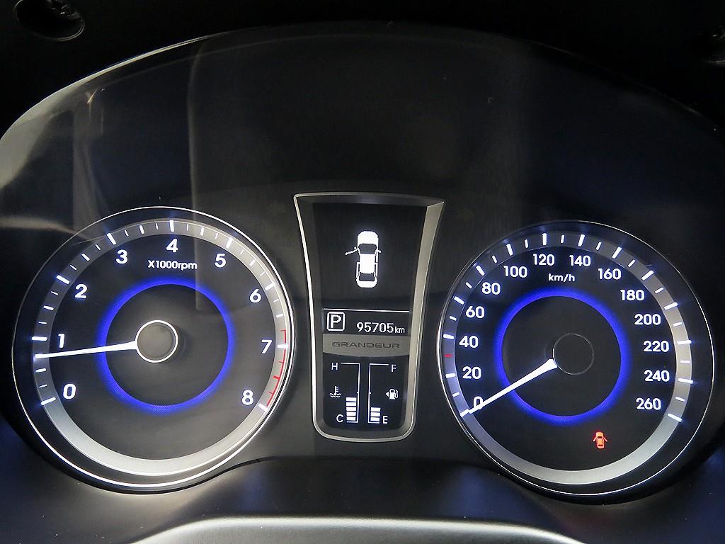 HYUNDAI Grandeur 2013 Gris - Importación desde Corea - HF Imports Iquique - Foto 13