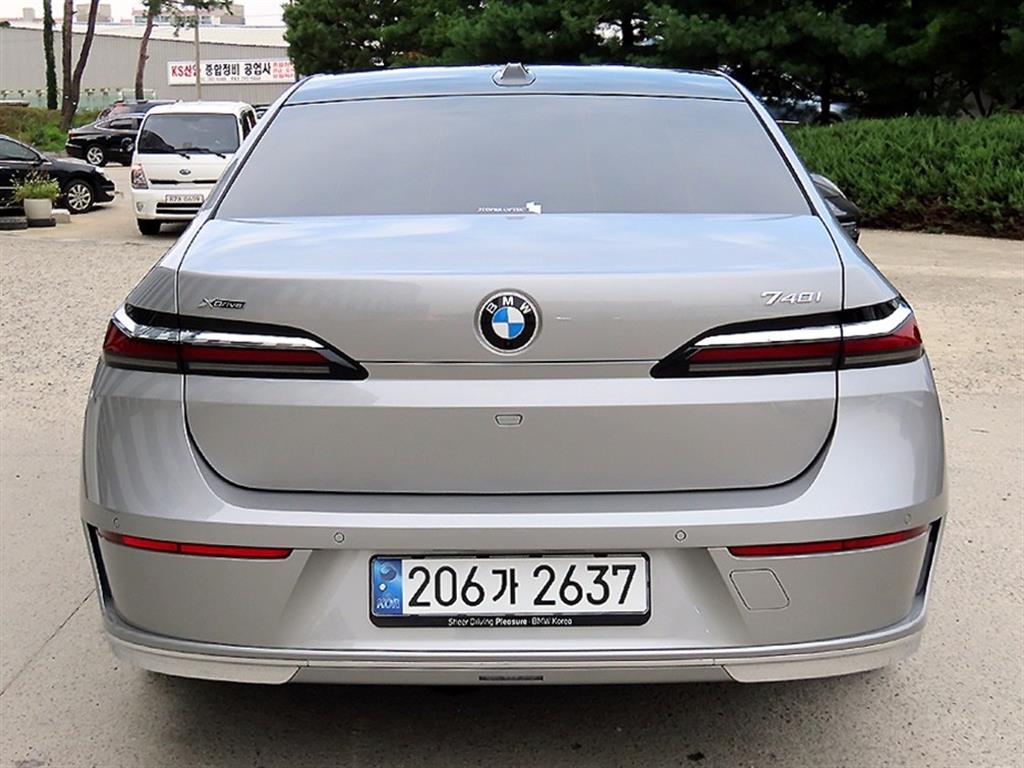BMW 7 Series - Vista 4