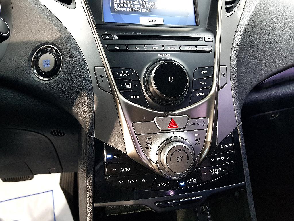 HYUNDAI Grandeur - Vista 12