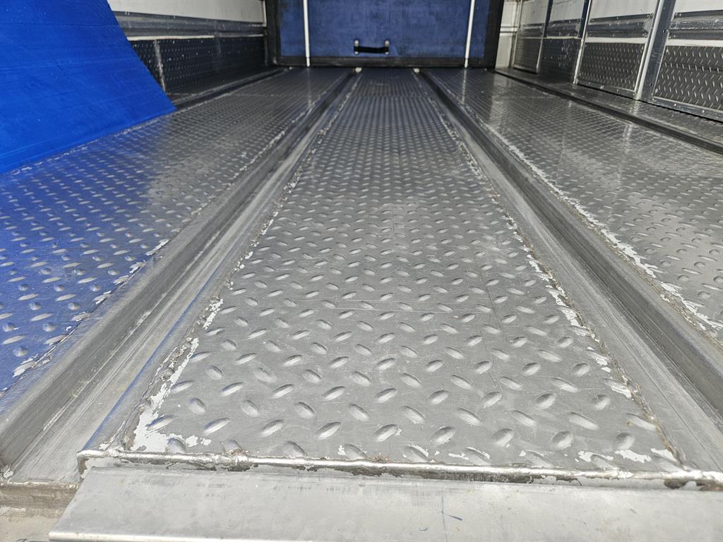 medium and large cargo truck - Vista 8