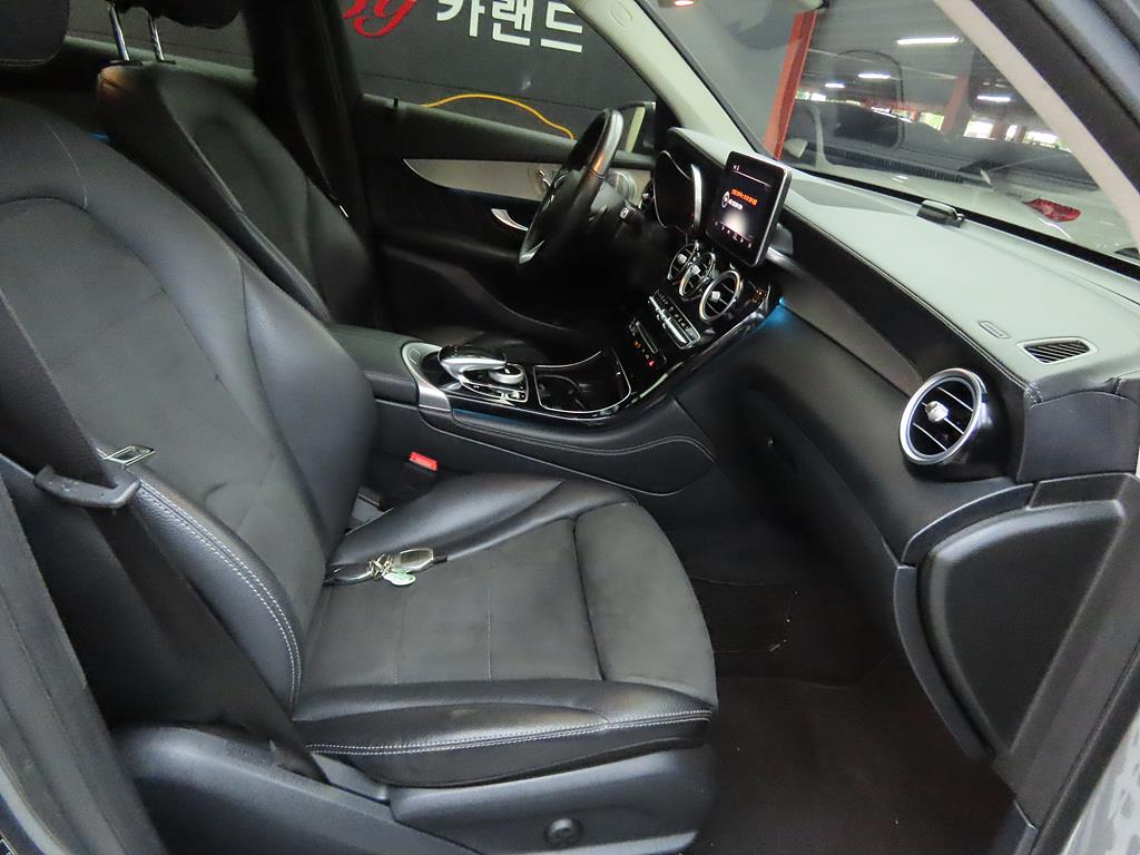 Mercedes Benz GLC Class - Vista 6