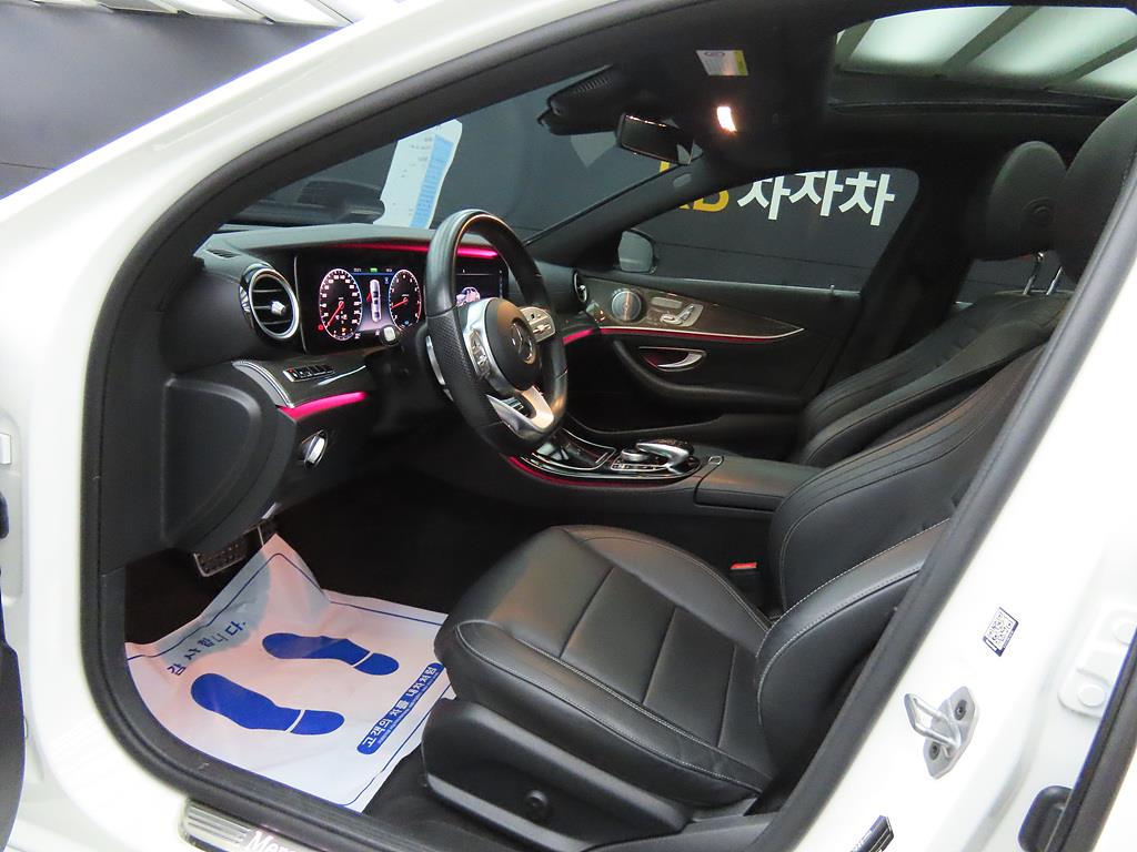 Mercedes Benz E class - Vista 5