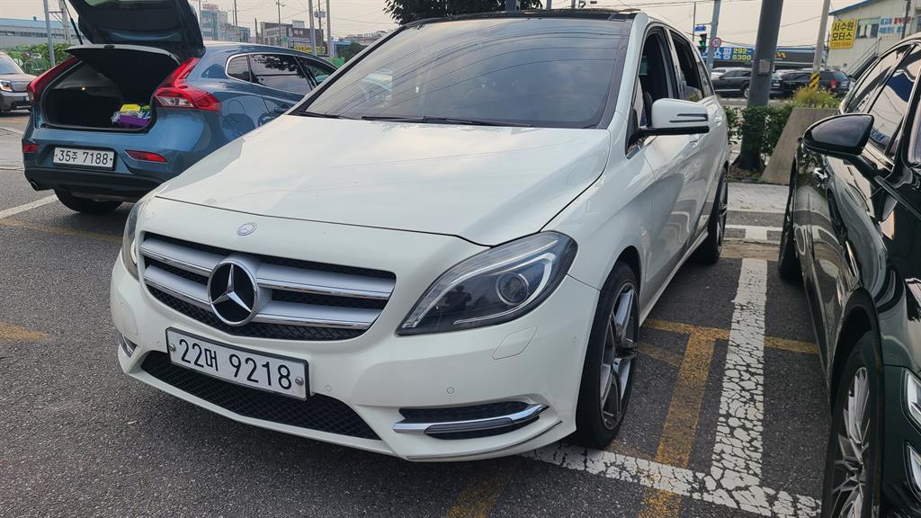 Mercedes Benz B Class (MY B) - Vista 2