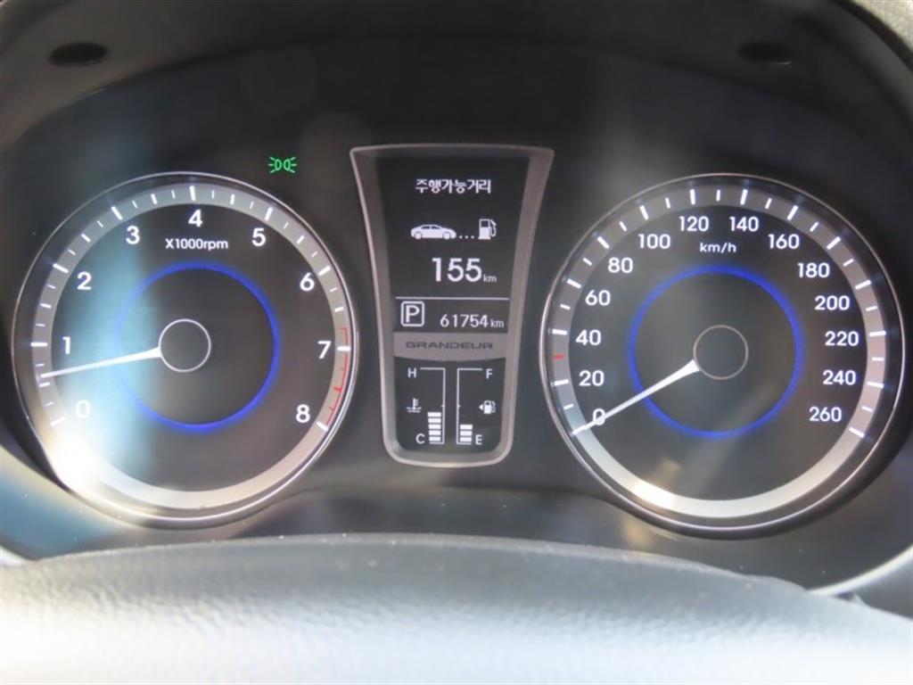 HYUNDAI Grandeur - Vista 9