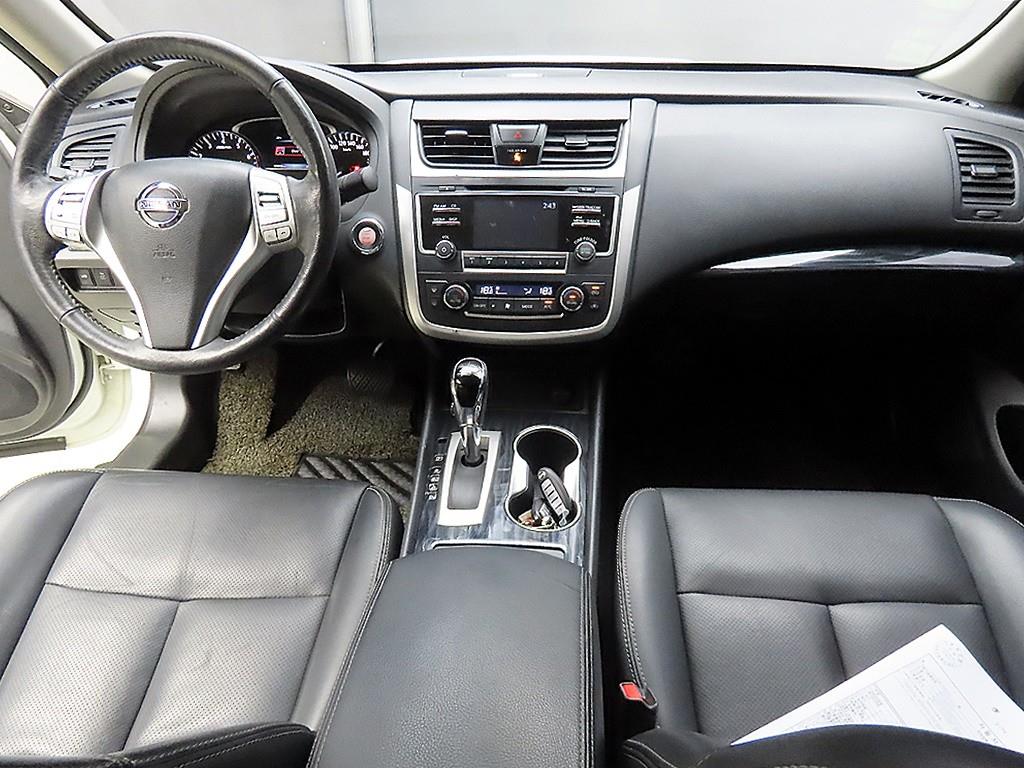 Nissan Altima - Vista 7