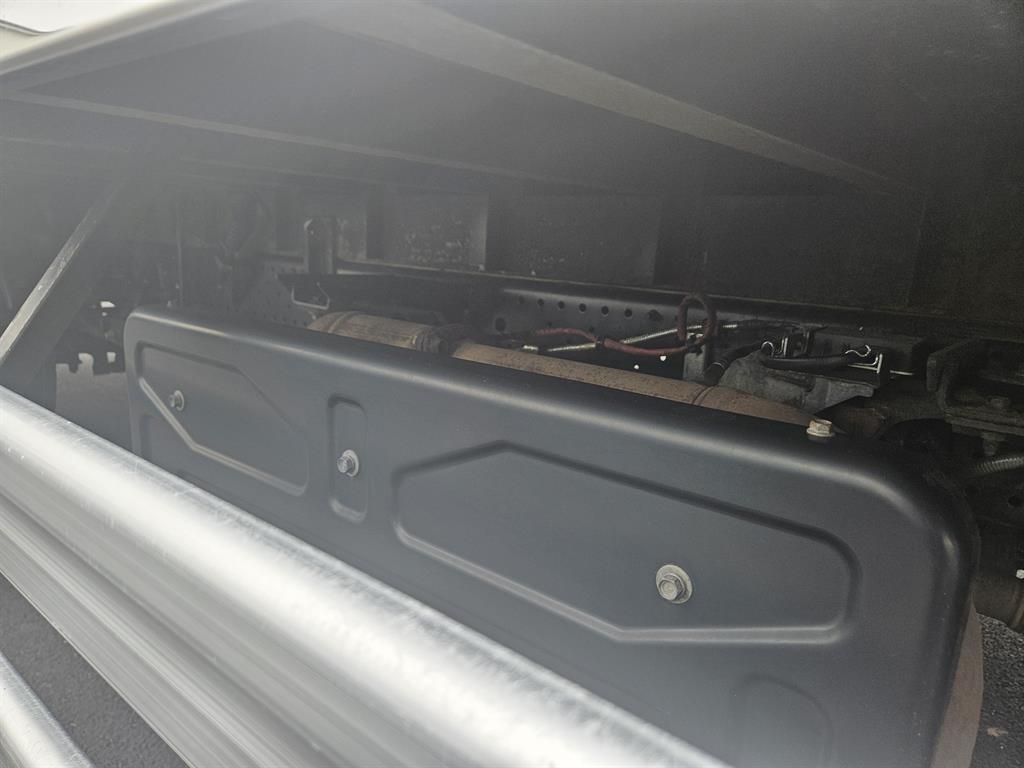 medium and large cargo truck - Vista 9