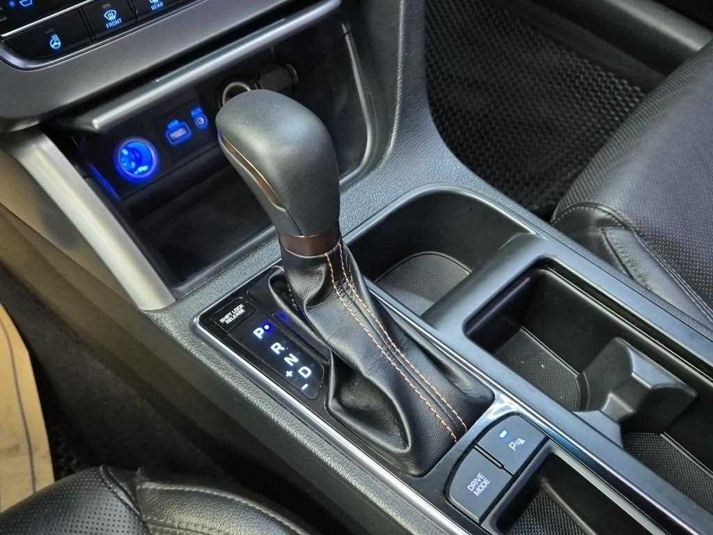 HYUNDAI Sonata - Vista 8