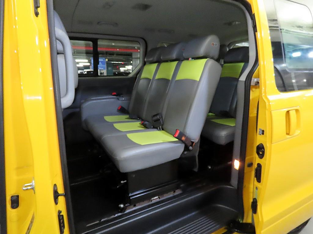 HYUNDAI Starex - Vista 7