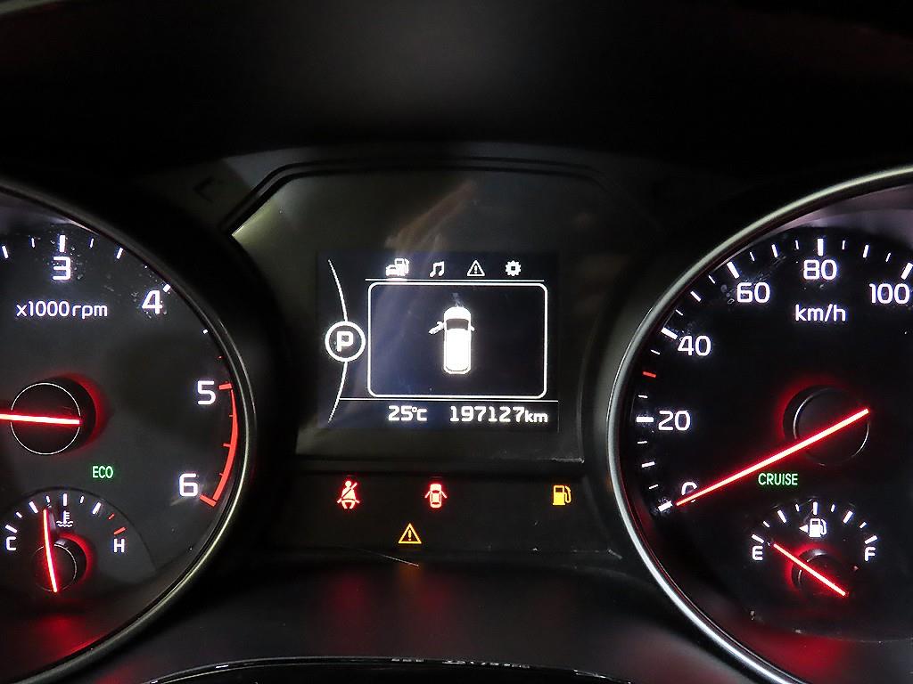 KIA Carnival - Vista 10