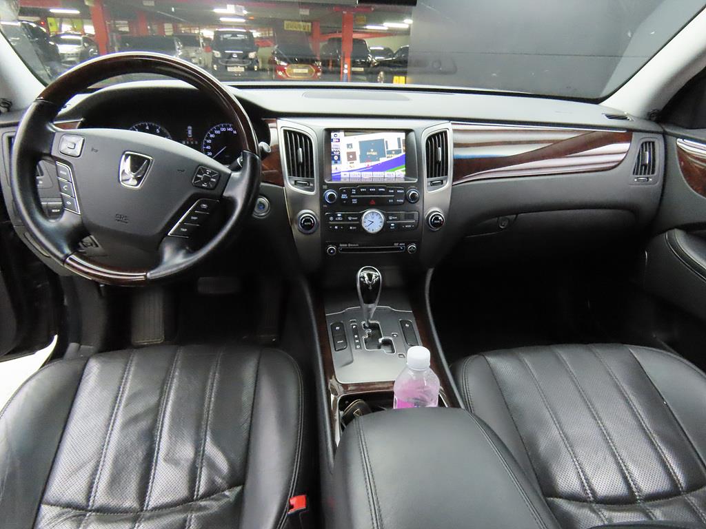 HYUNDAI Equus - Vista 7