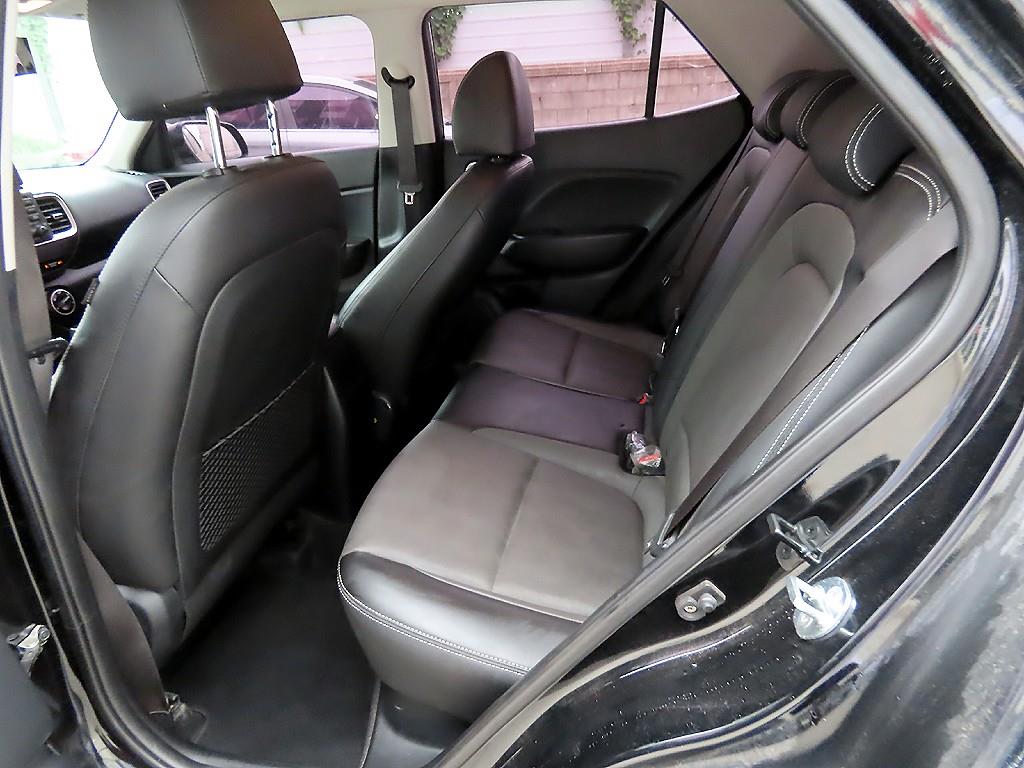 HYUNDAI Venue - Vista 6