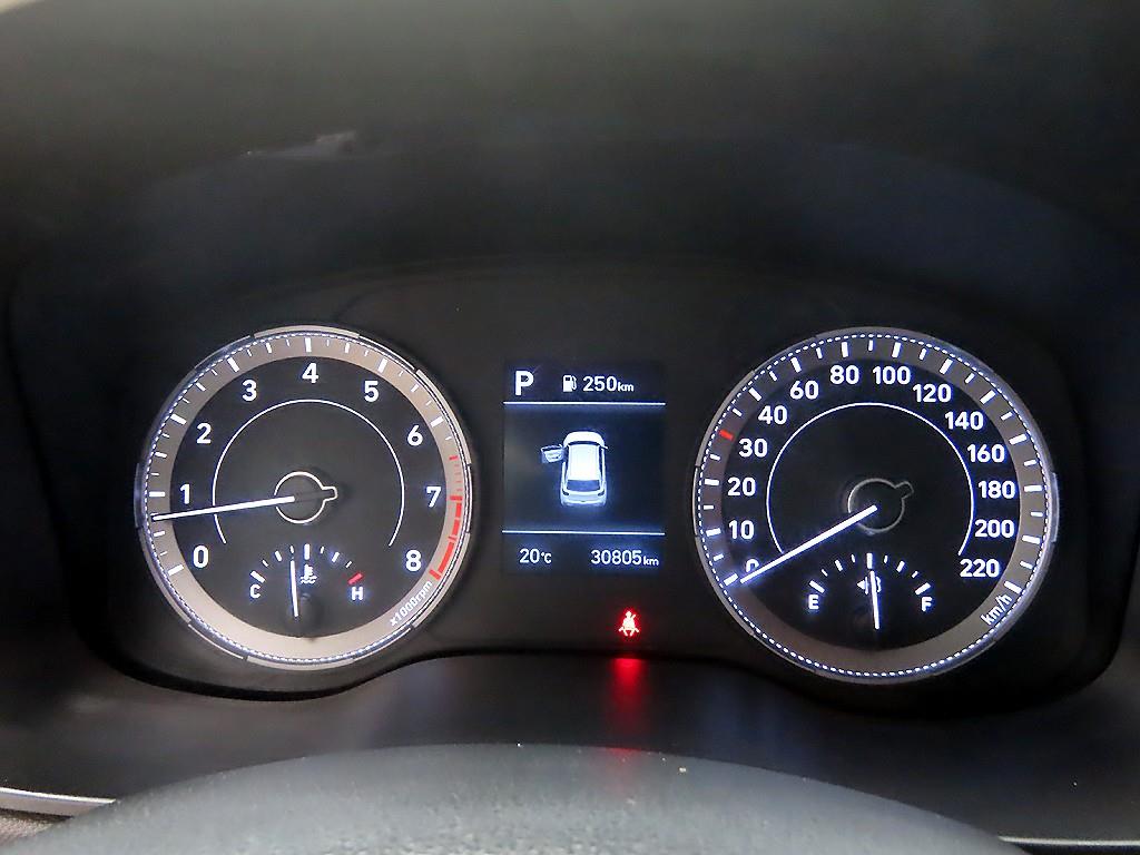 HYUNDAI Venue - Vista 9